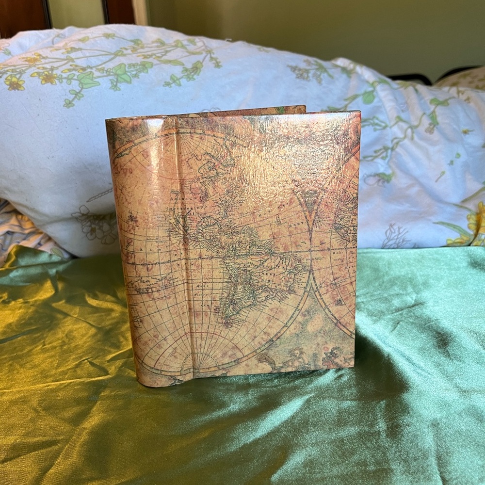 Vintage travel photo album. No damage and like new!